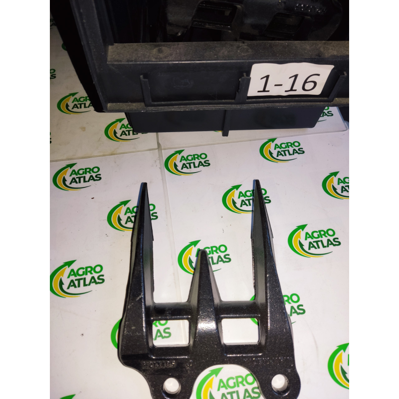 Палець протиріжучий Long/Short/Long 600R H213405 Палець протиріжучий Long/Short/Long 600R H213405